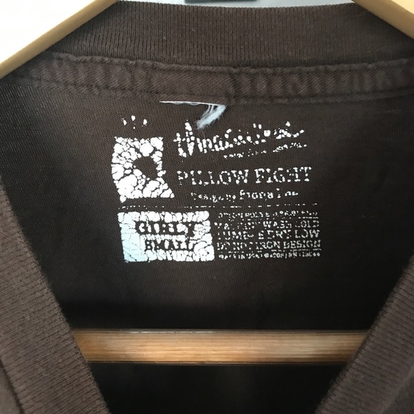 RARE Threadless Original 2005 First Release “Pillow Fight” Tee Shirt - Picture 2 of 3